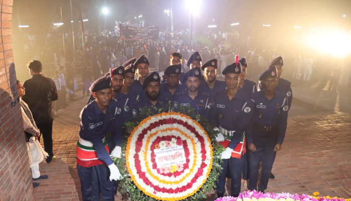 আন্তর্জাতিক মাতৃভাষা দিবস উপলক্ষে ইন্ডাস্ট্রিয়াল পুলিশের শ্রদ্ধা